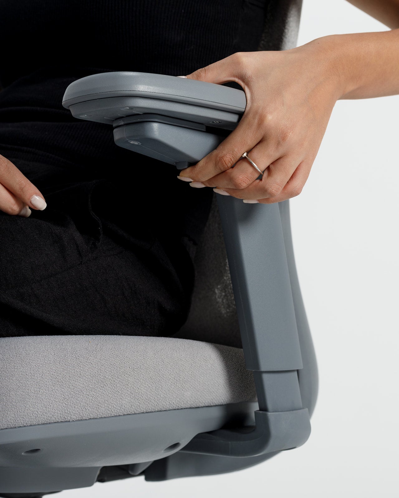 كرسي الأورا - رمادي