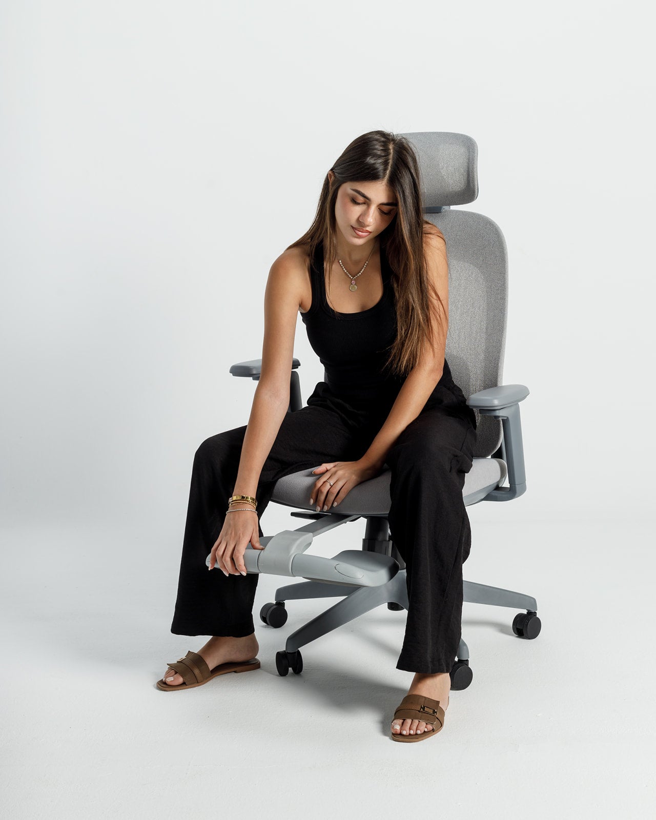 كرسي الأورا - رمادي