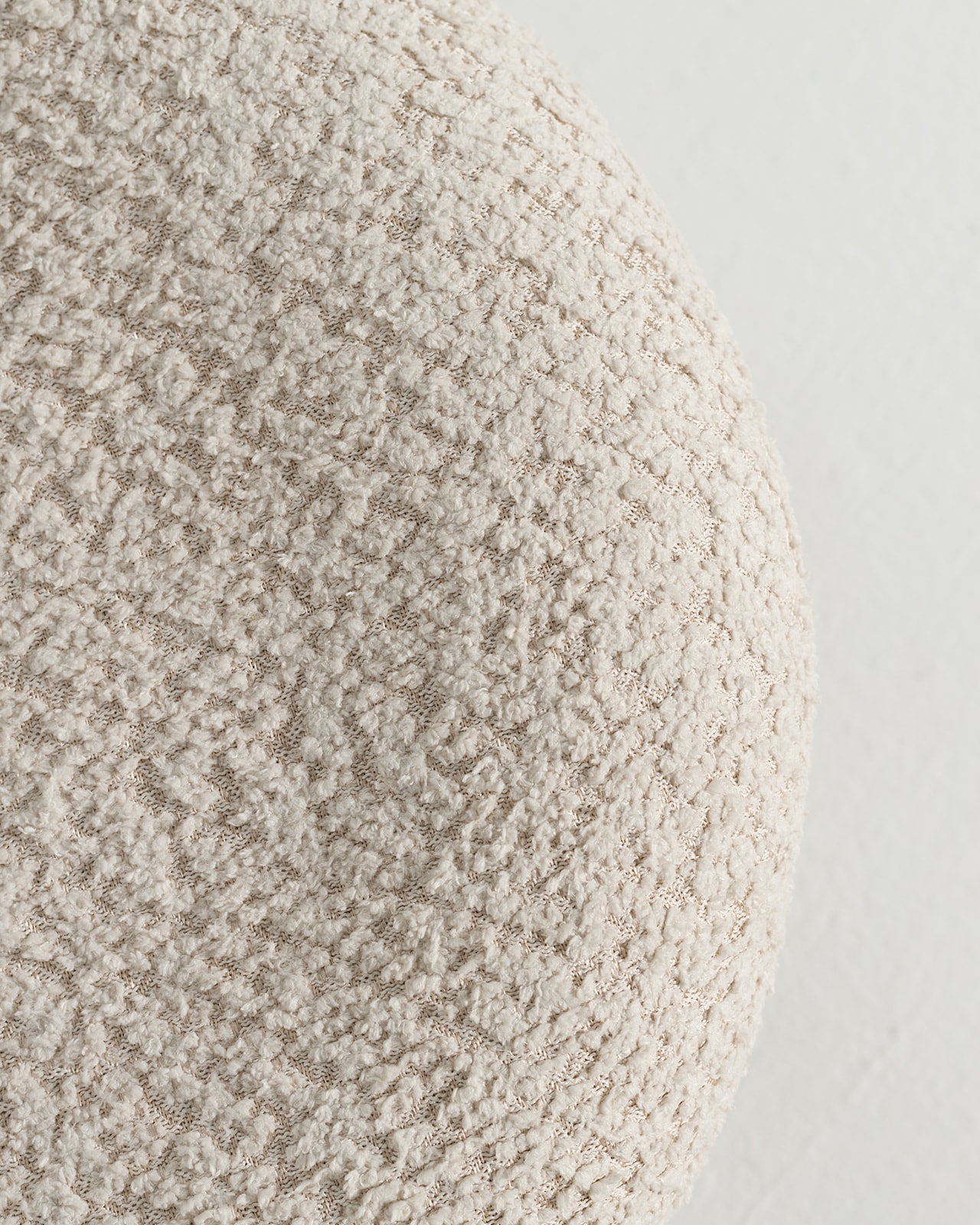 بوف الماشروم باللون البيج