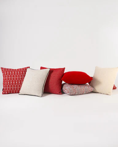 How to Choose the Right Cushions to Refresh the Atmosphere of Your Home?