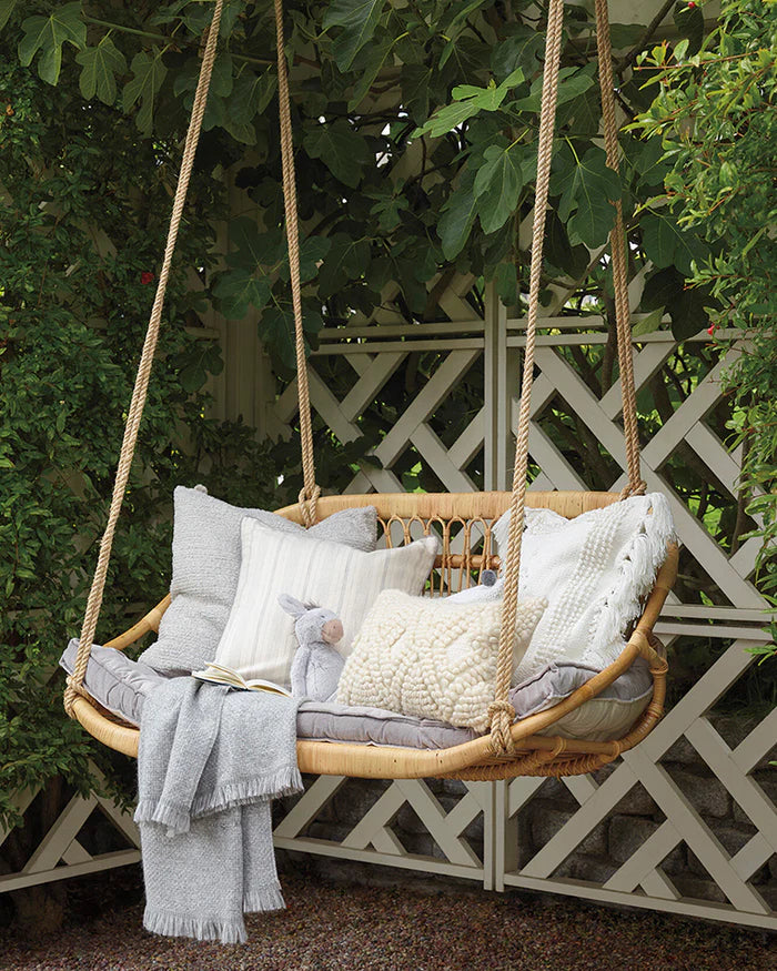 A Comprehensive Guide to Choosing the Right Outdoor Furniture for Your Garden