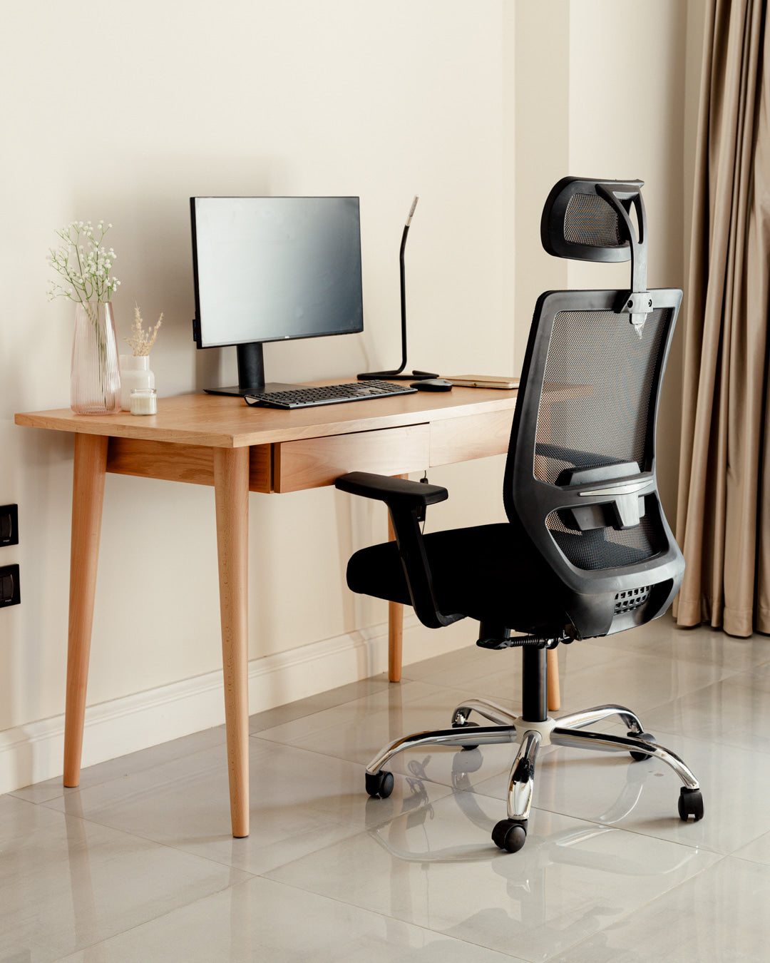 The Top 10 Modern Office Desks of 2024 & How to Choose the Perfect Desk for Your Needs