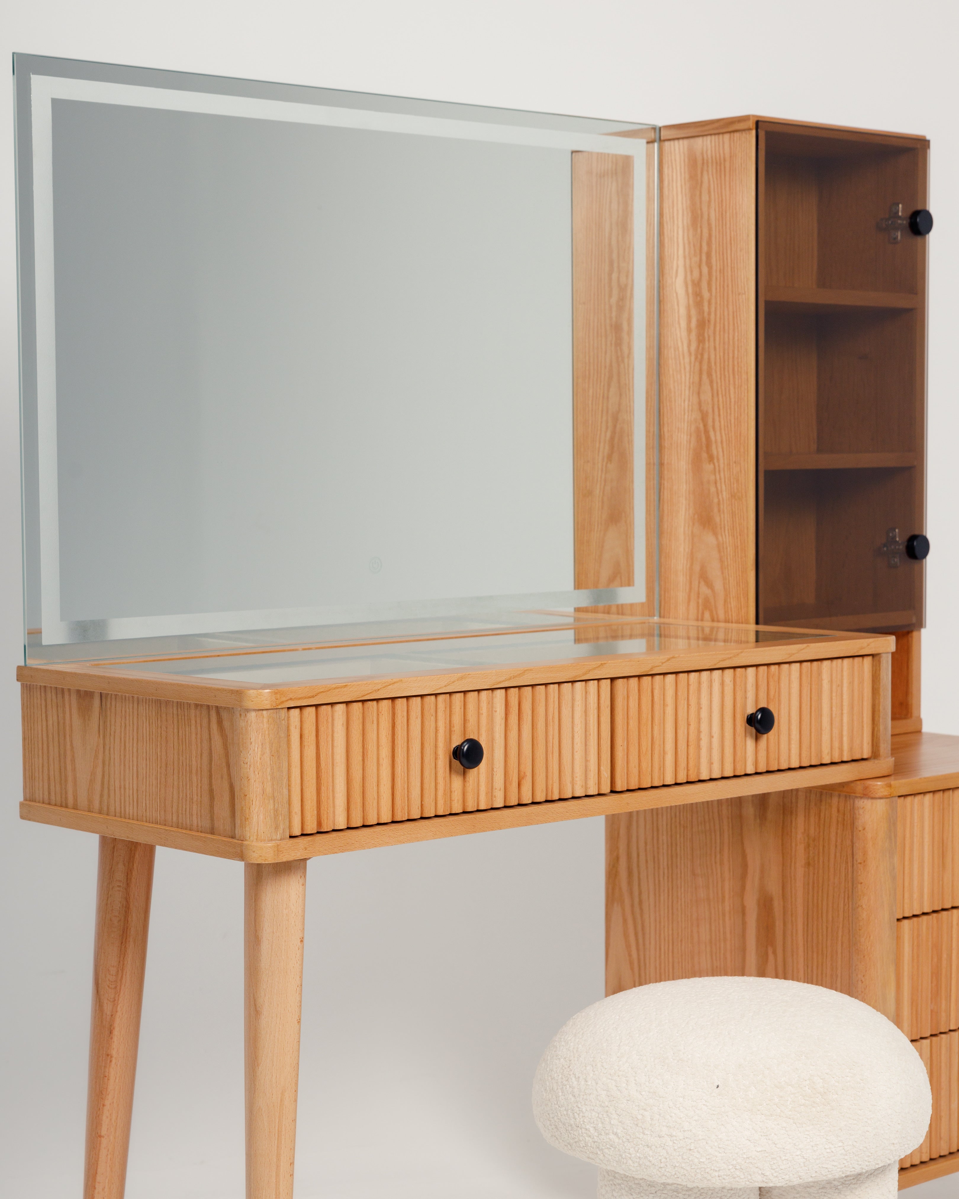 OAK MUSE DRESSER