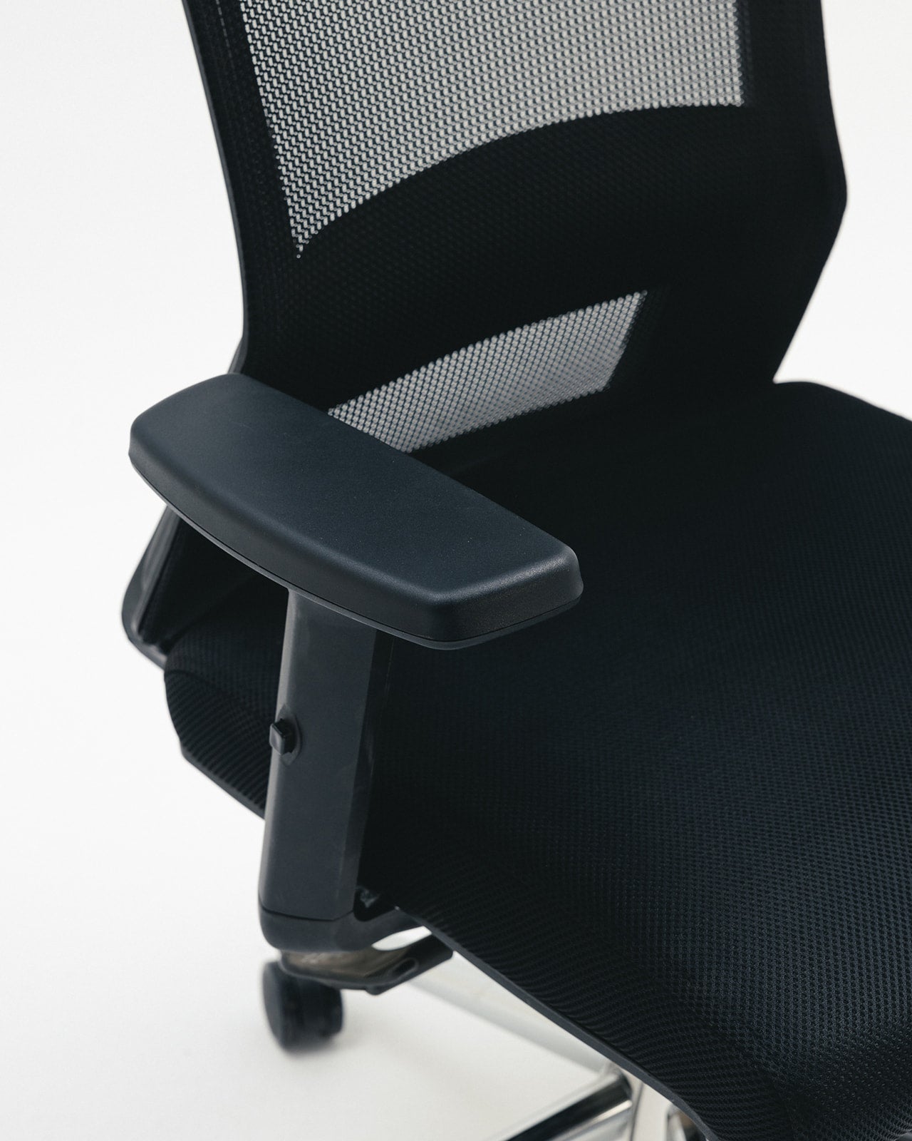 Black Etana Mesh Chair