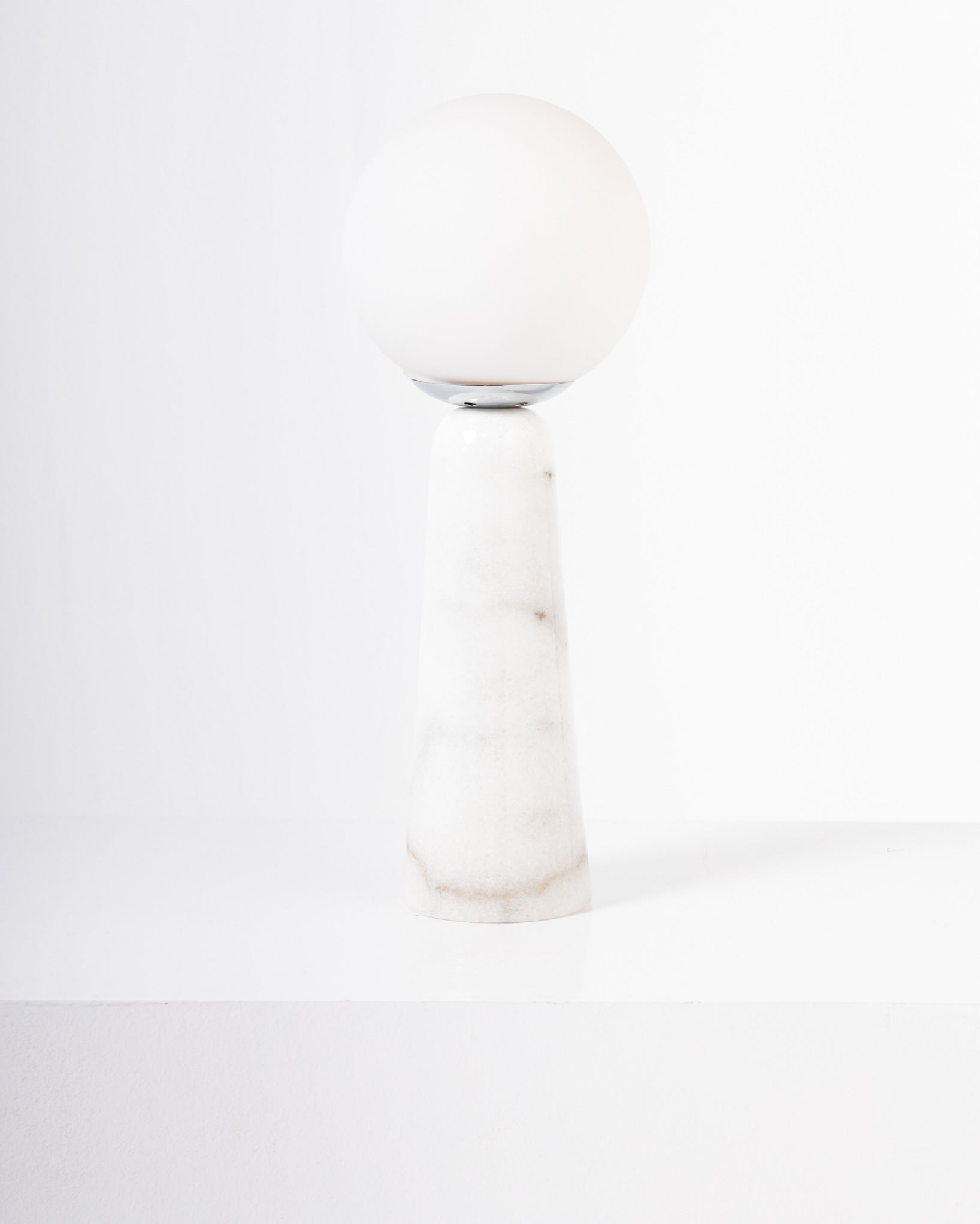 IVORY SMART TABLE LAMP