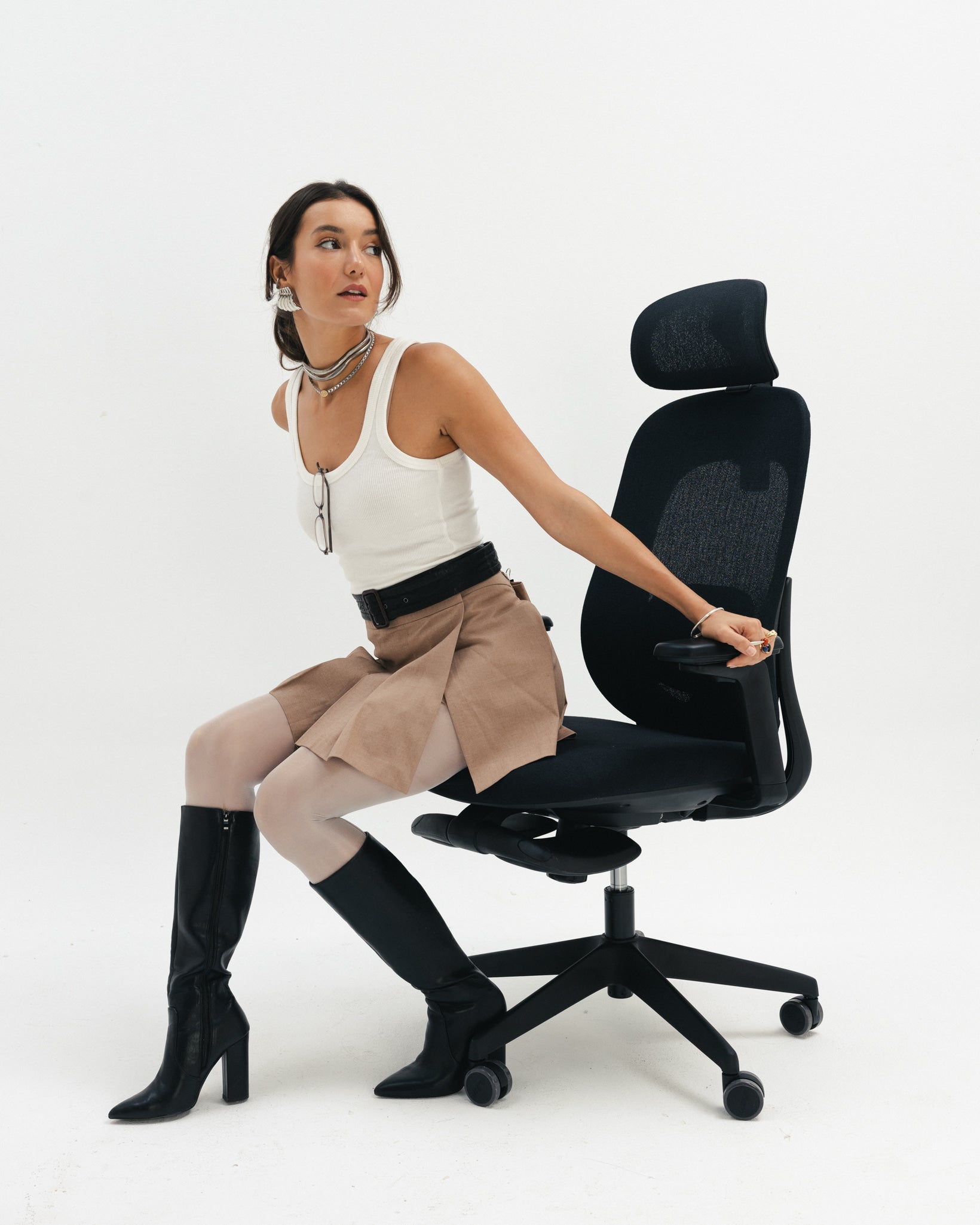 Black Aura Ergonomic Chair