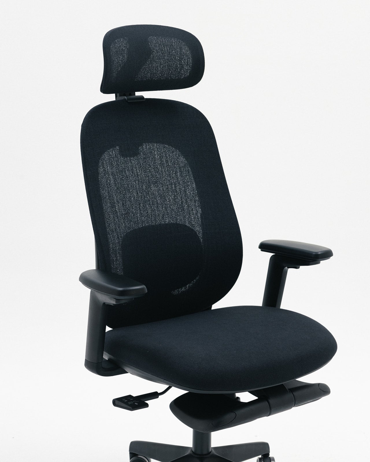 Black Aura Ergonomic Chair